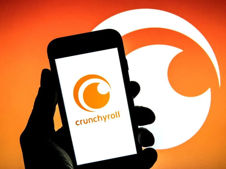 Crunchyroll MOD APK feature image